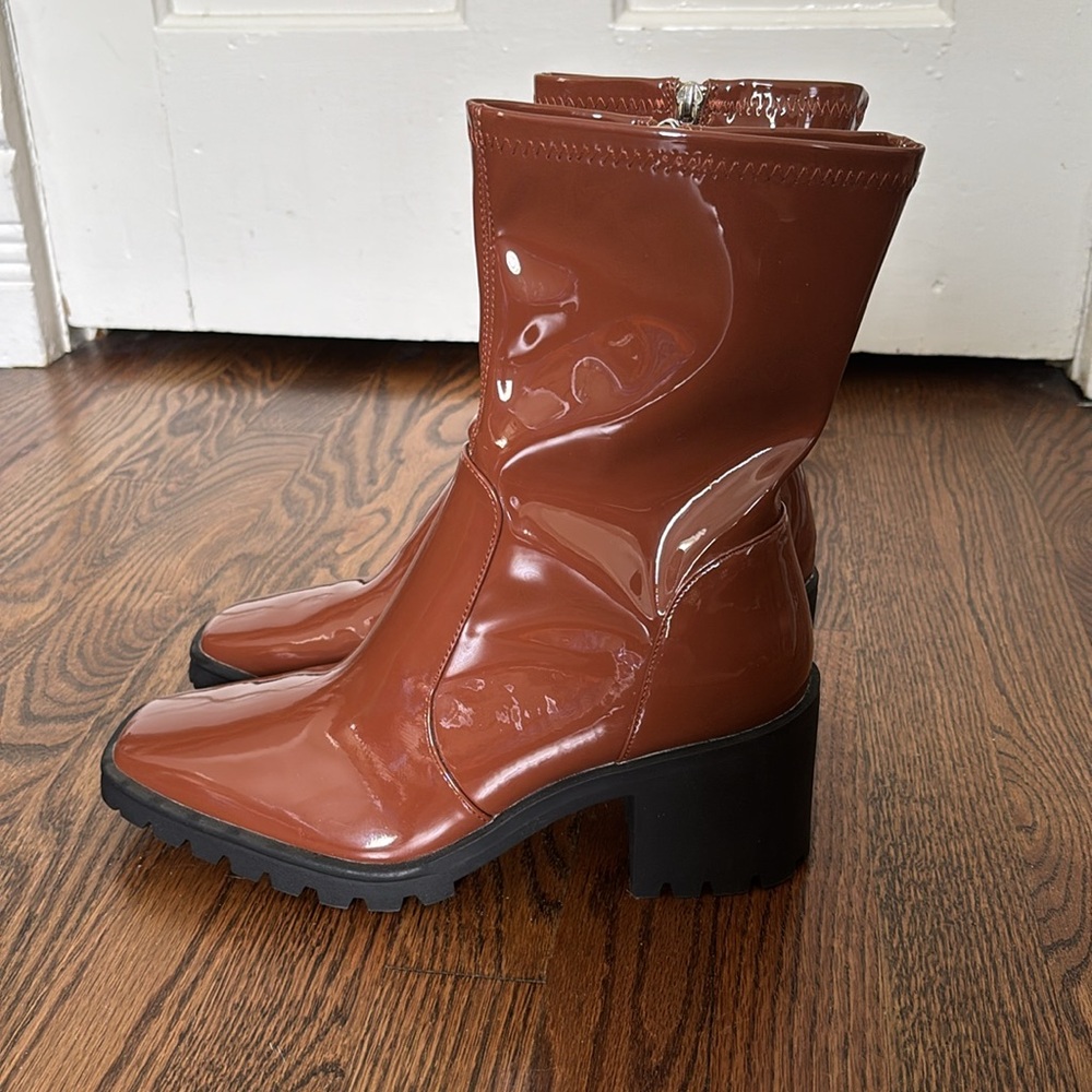 Journee Collection Brown Patent Vegan Leather Icelyn Calf Lug Boots 9.5 NWOB - Picture 6 of 15